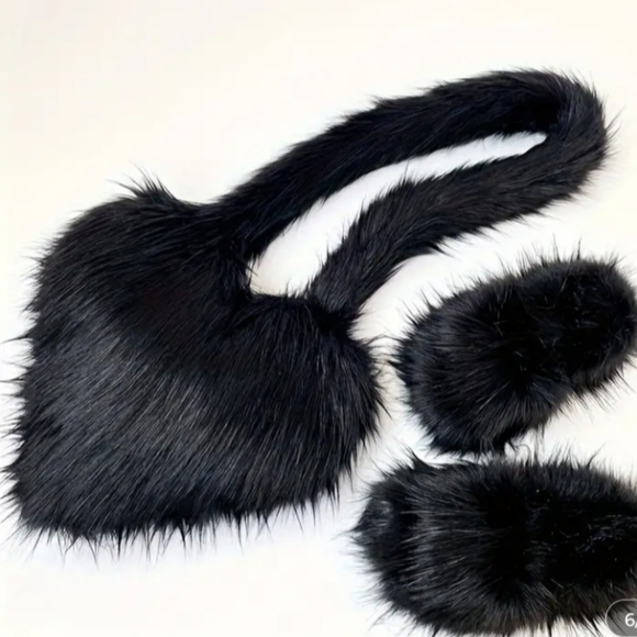 Fluffy heart shaped crossbody and fluffy slippers. - Picture 2 of 3